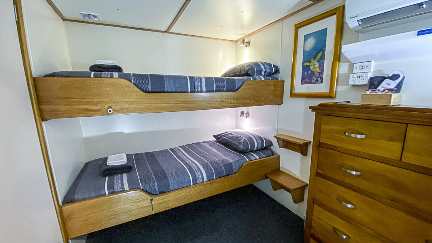 クラッブ&バジェットキャビン